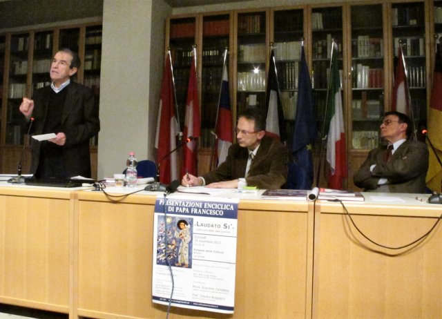 Dibattito sull'Enciclica Laudato si'. Breno, 19.11. 2015 con: mons. Giacomo Canobbio, Claudio Bragaglio. Introduzione del presidente del Circolo Ghislandi, Pierluigi Milani